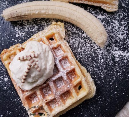 Hefeteigwaffeln mit Bananenquarktopping Hefeteigwaffeln mit Bananenquarktopping