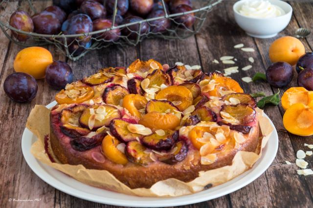 Aprikosen-Zwetschgen Butterkuchen