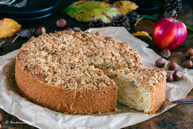 Apfelkuchen mit Nussstreusel