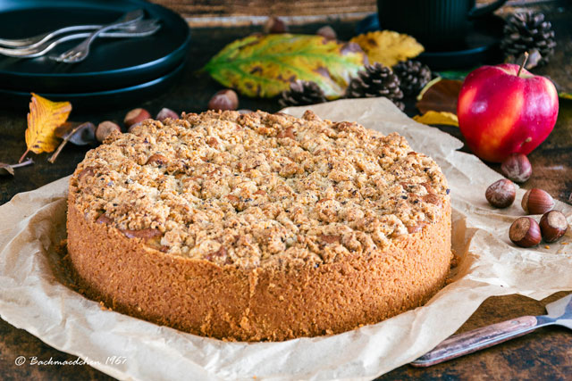 Apfelkuchen mit Nussstreusel