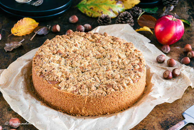 Apfelkuchen mit Nussstreusel