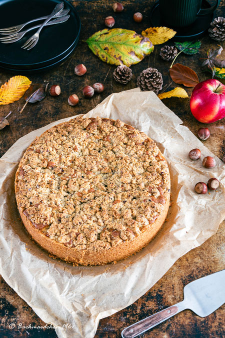 Apfelkuchen mit Nussstreusel